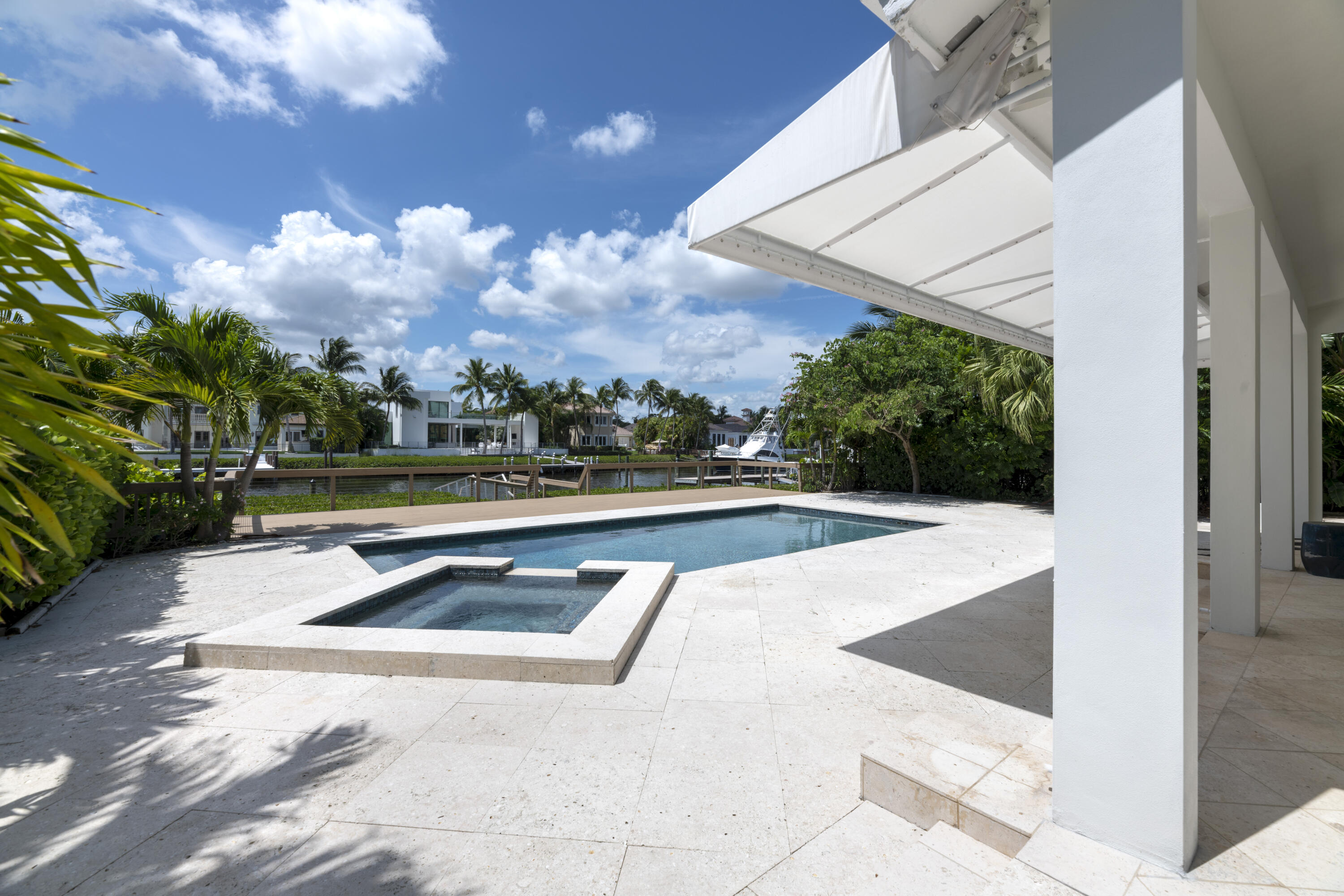 215 Island Drive