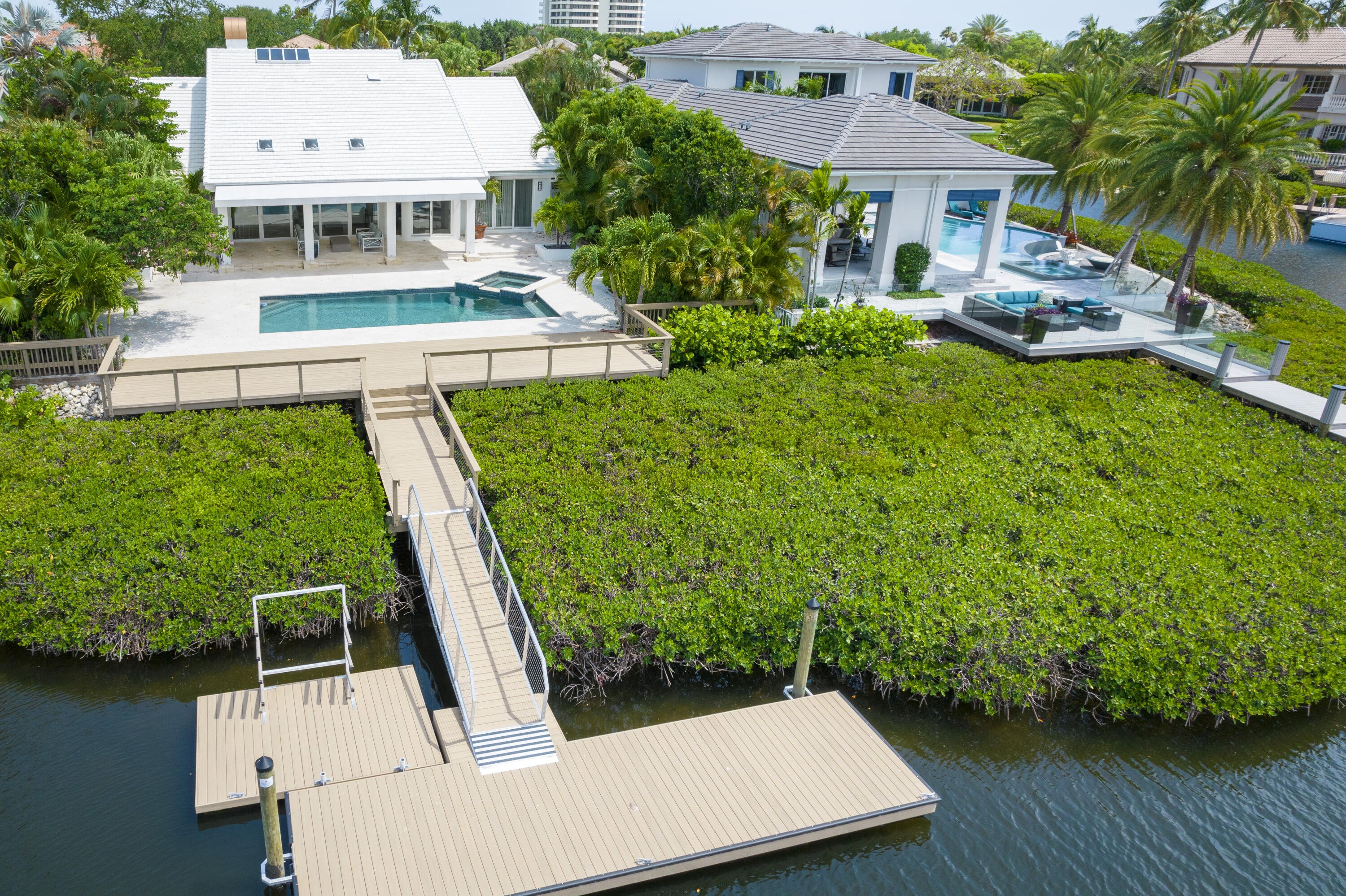 215 Island Drive
