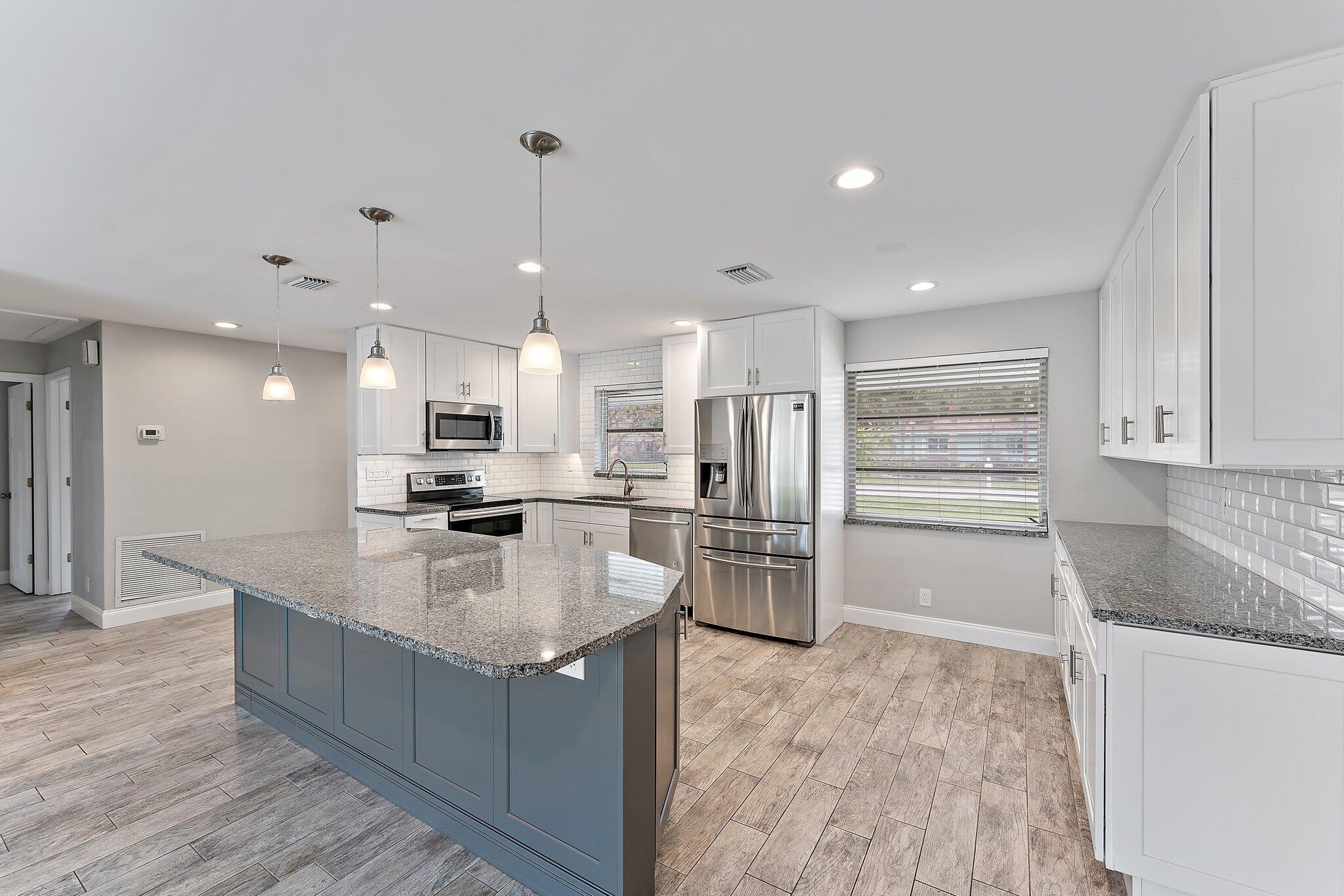 538 Dover Road N