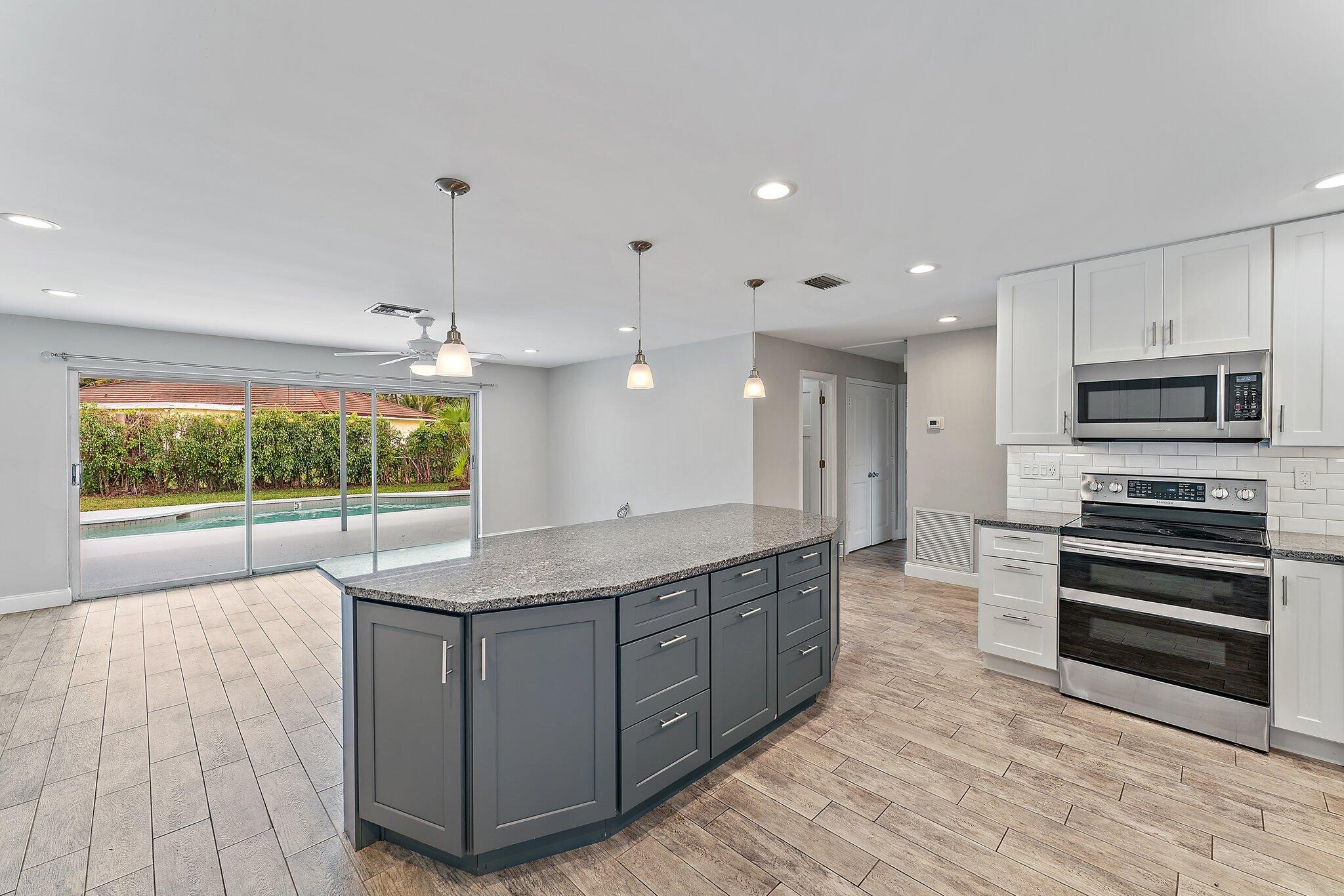 538 Dover Road N