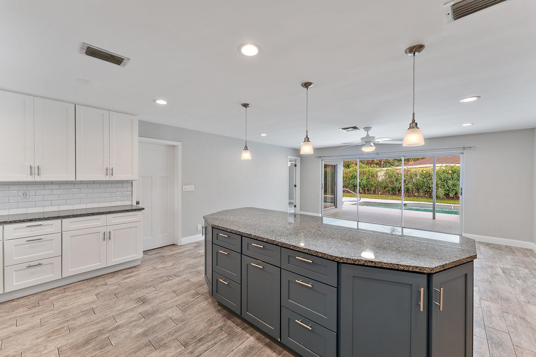538 Dover Road N