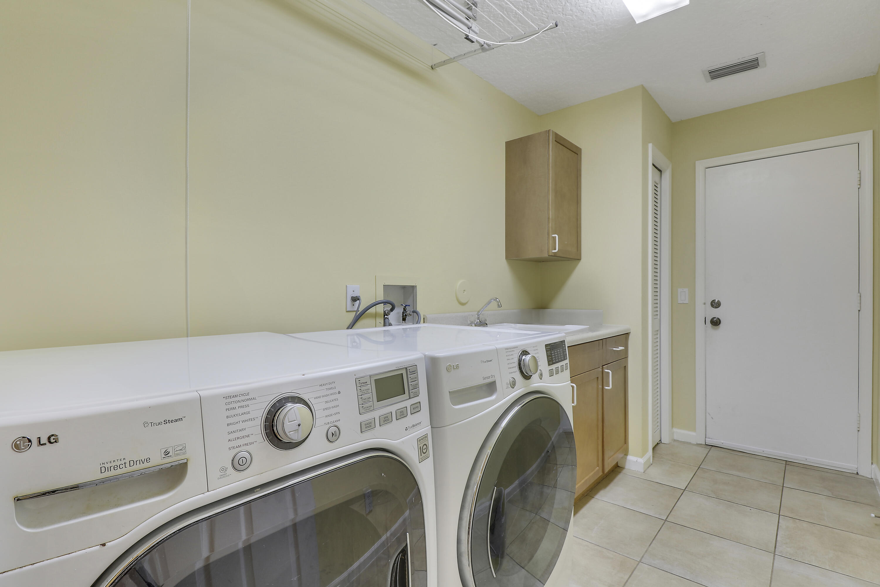 5541 Old Mystic Court