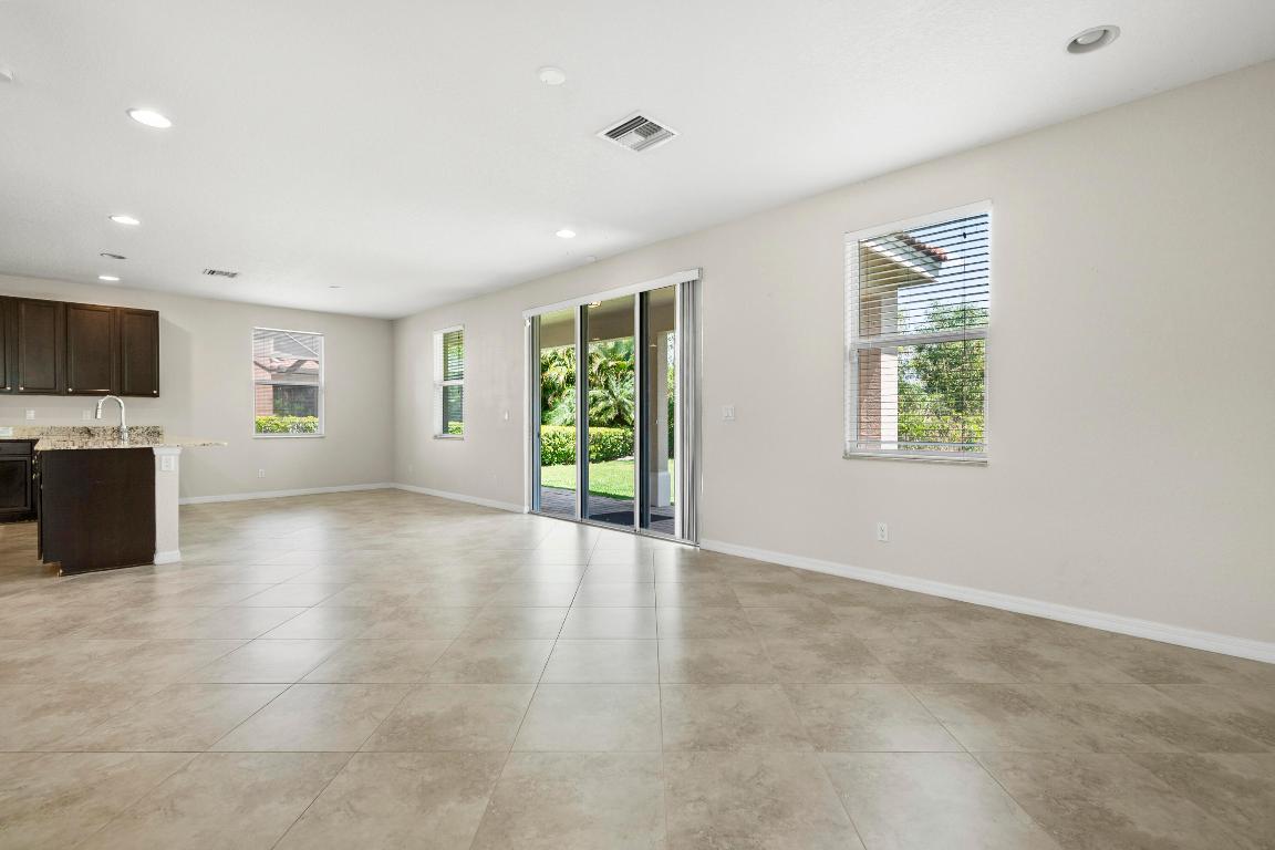 1537 SW Gopher Trail