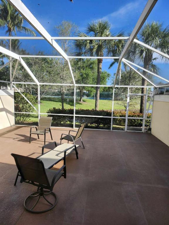 401 Capistrano Drive