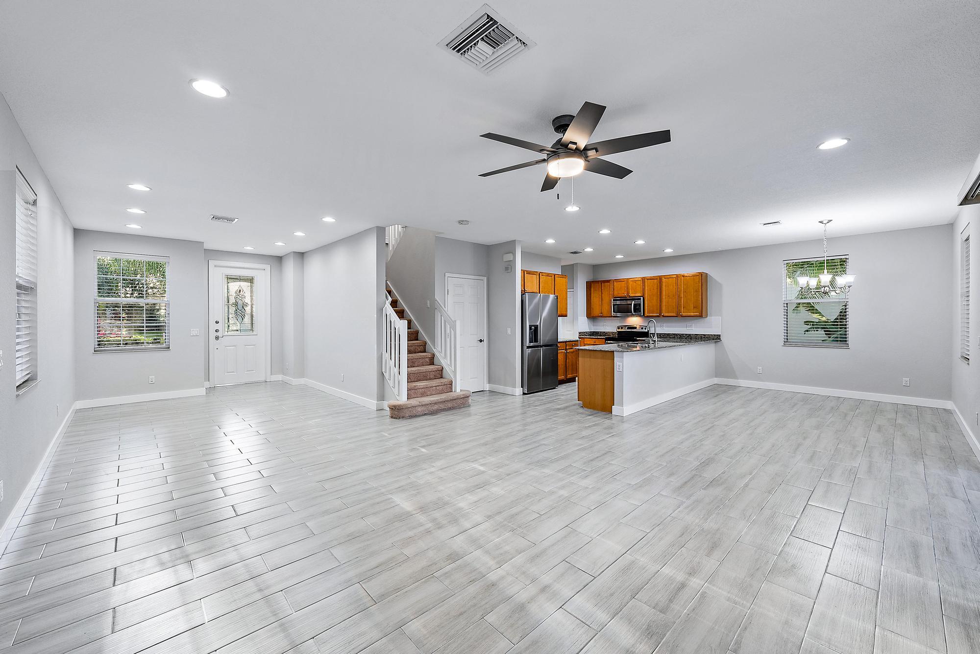 7895 SE Heritage Boulevard