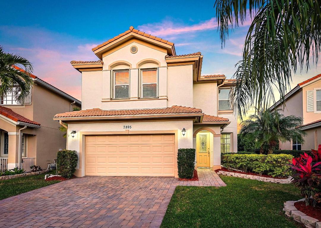 7895 SE Heritage Boulevard