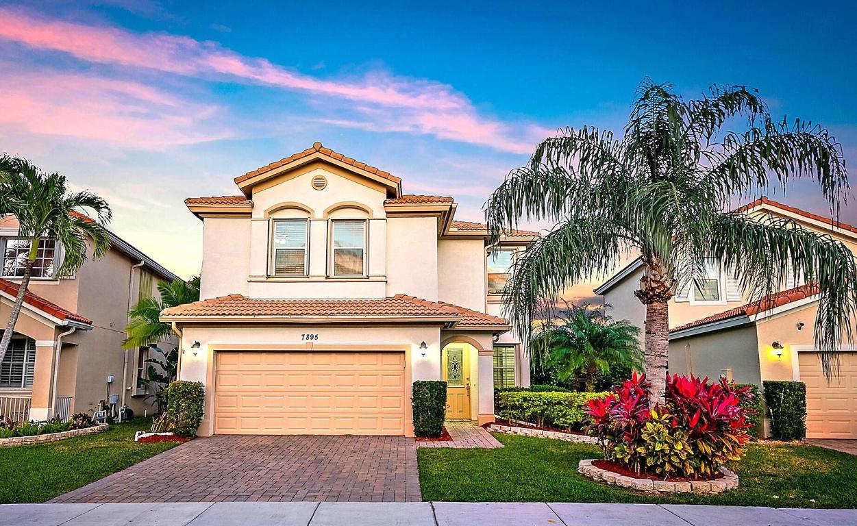 7895 SE Heritage Boulevard