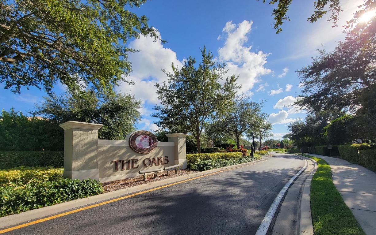 7895 SE Heritage Boulevard