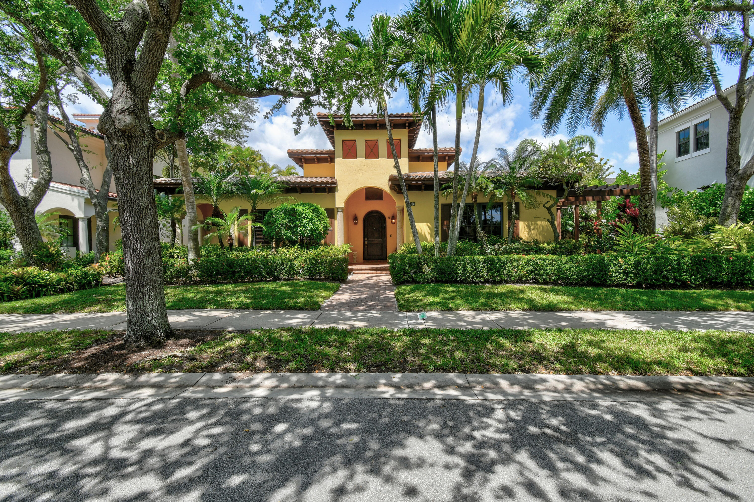 147 Segovia Way