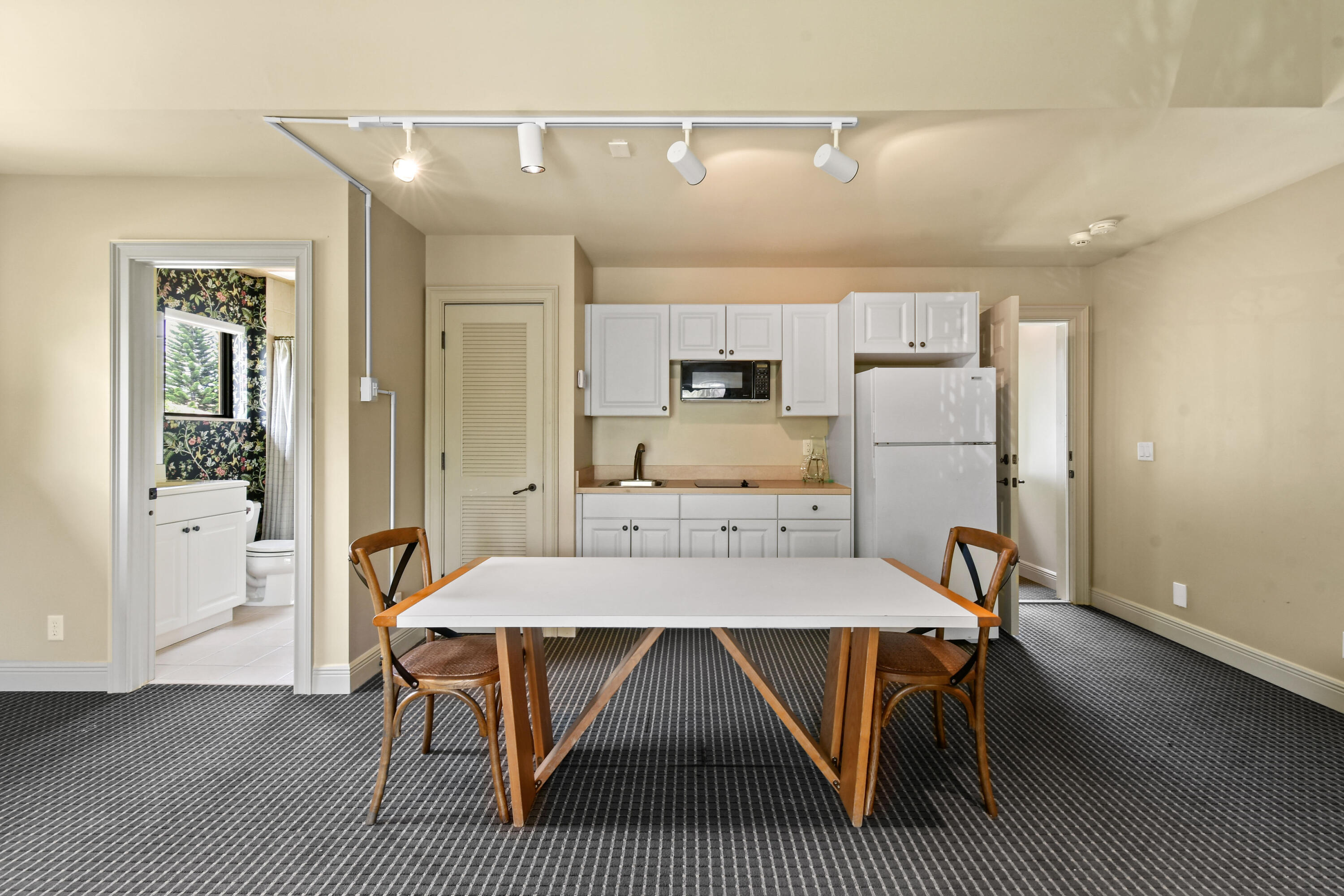 147 Segovia Way