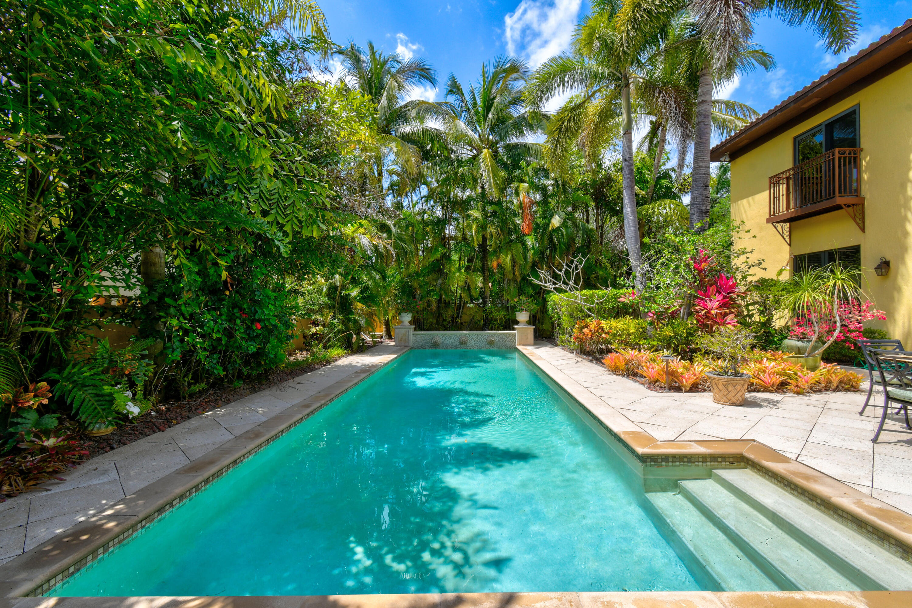 147 Segovia Way
