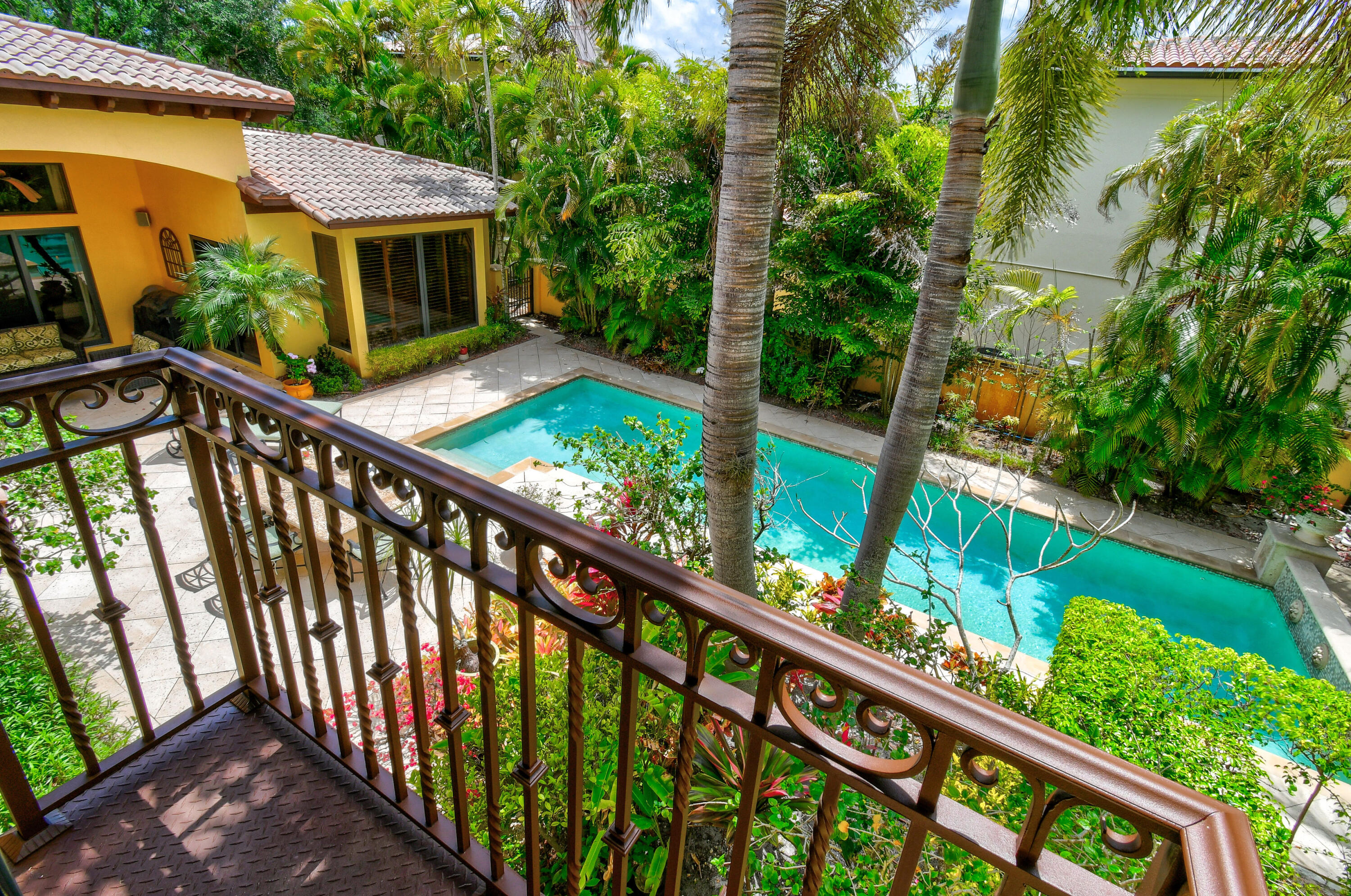 147 Segovia Way