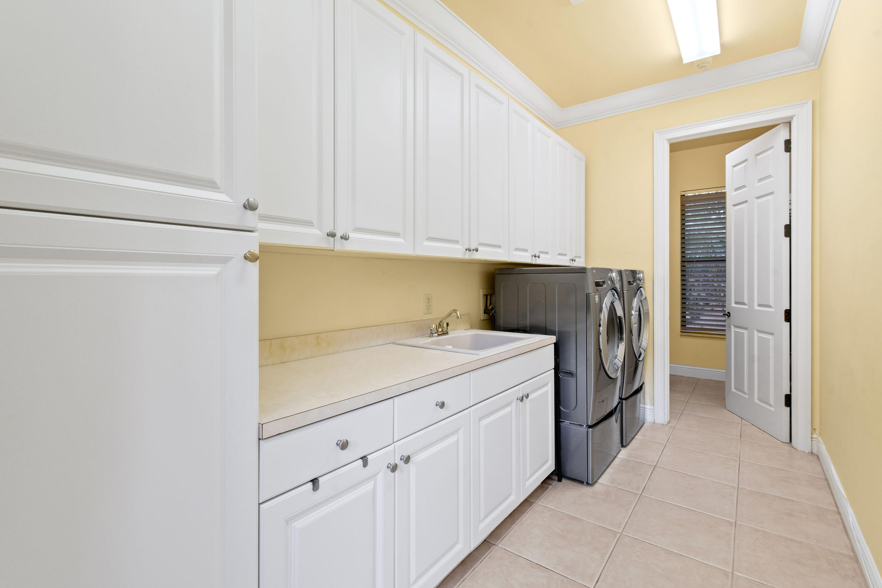 147 Segovia Way