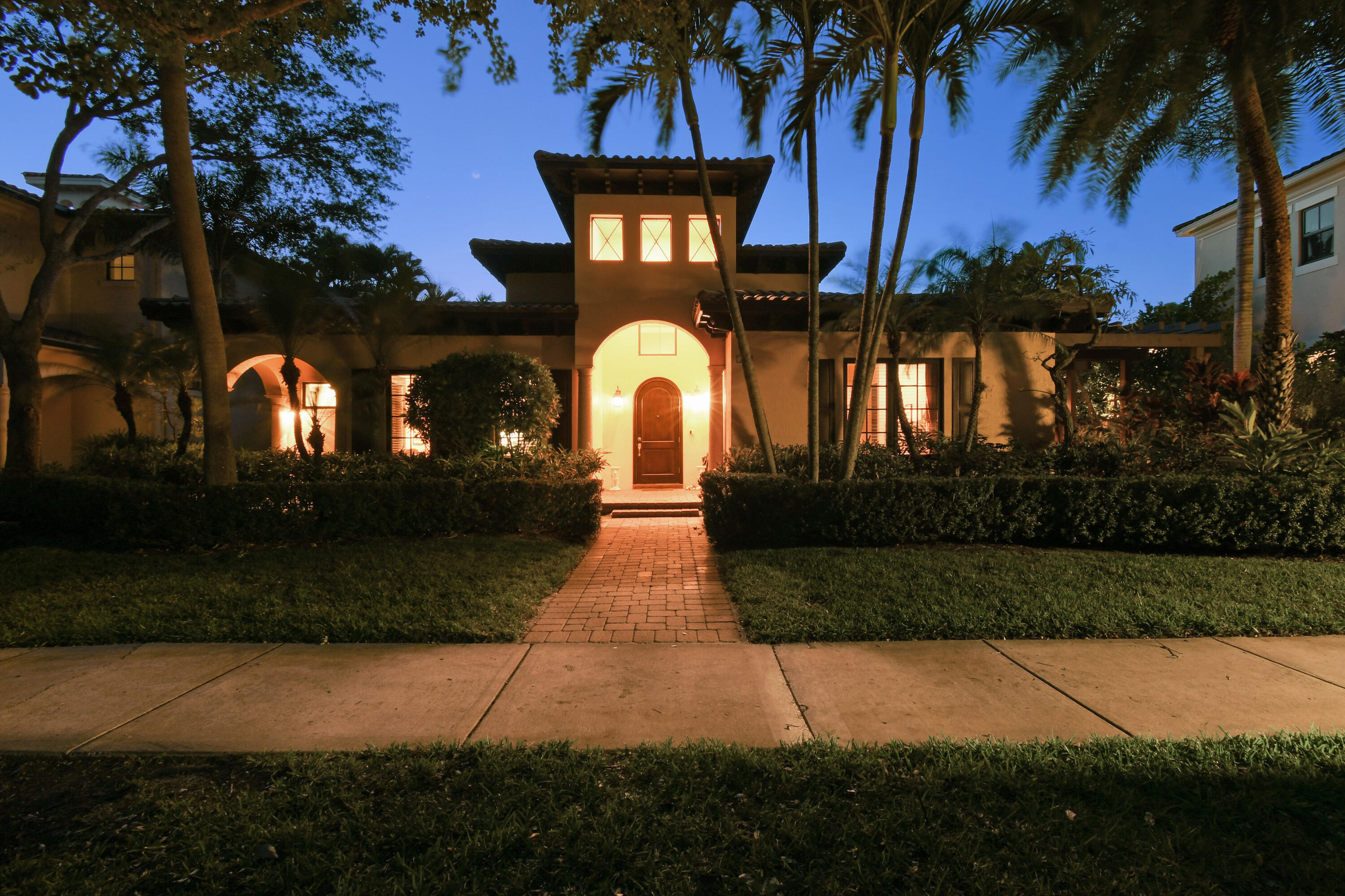 147 Segovia Way