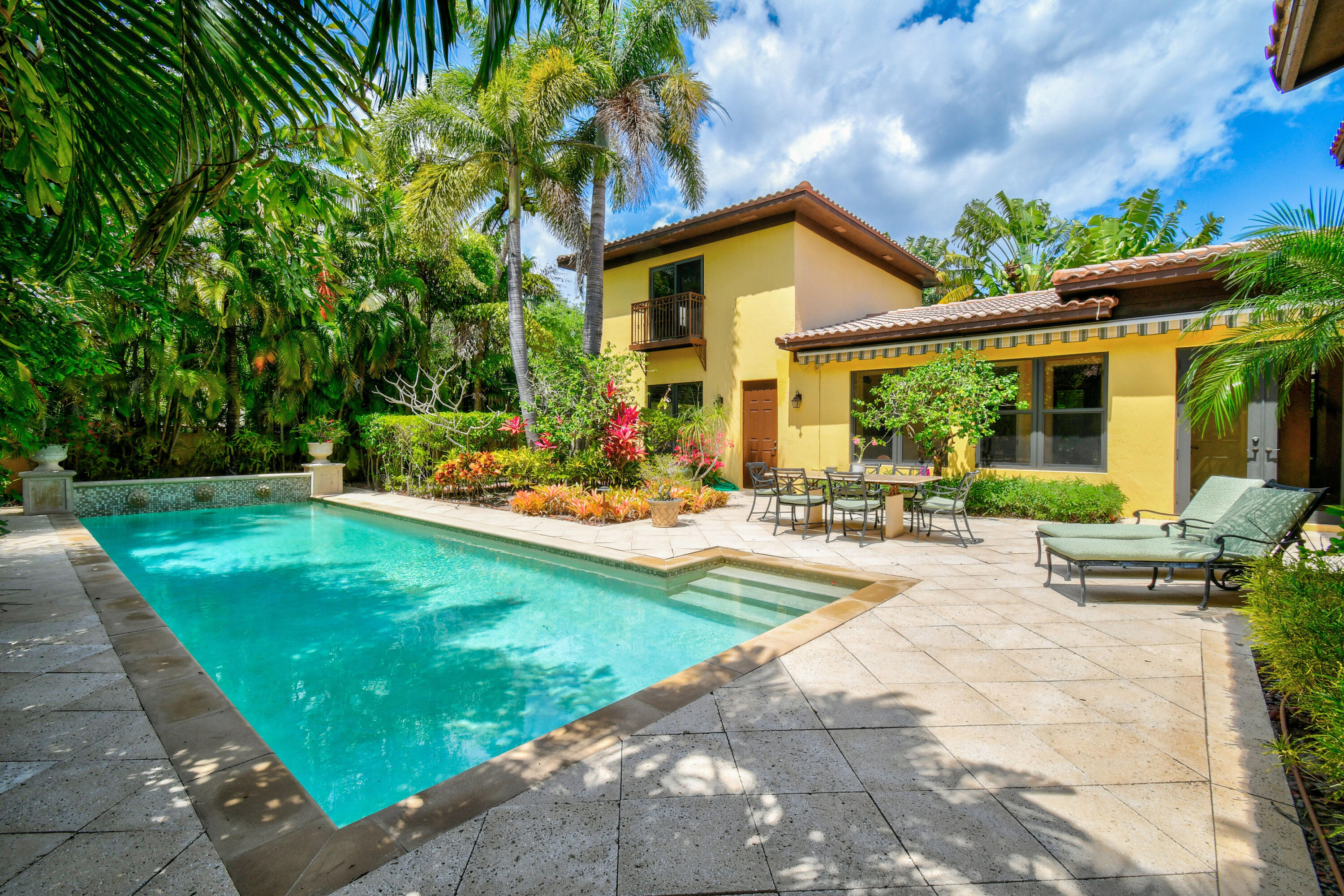 147 Segovia Way
