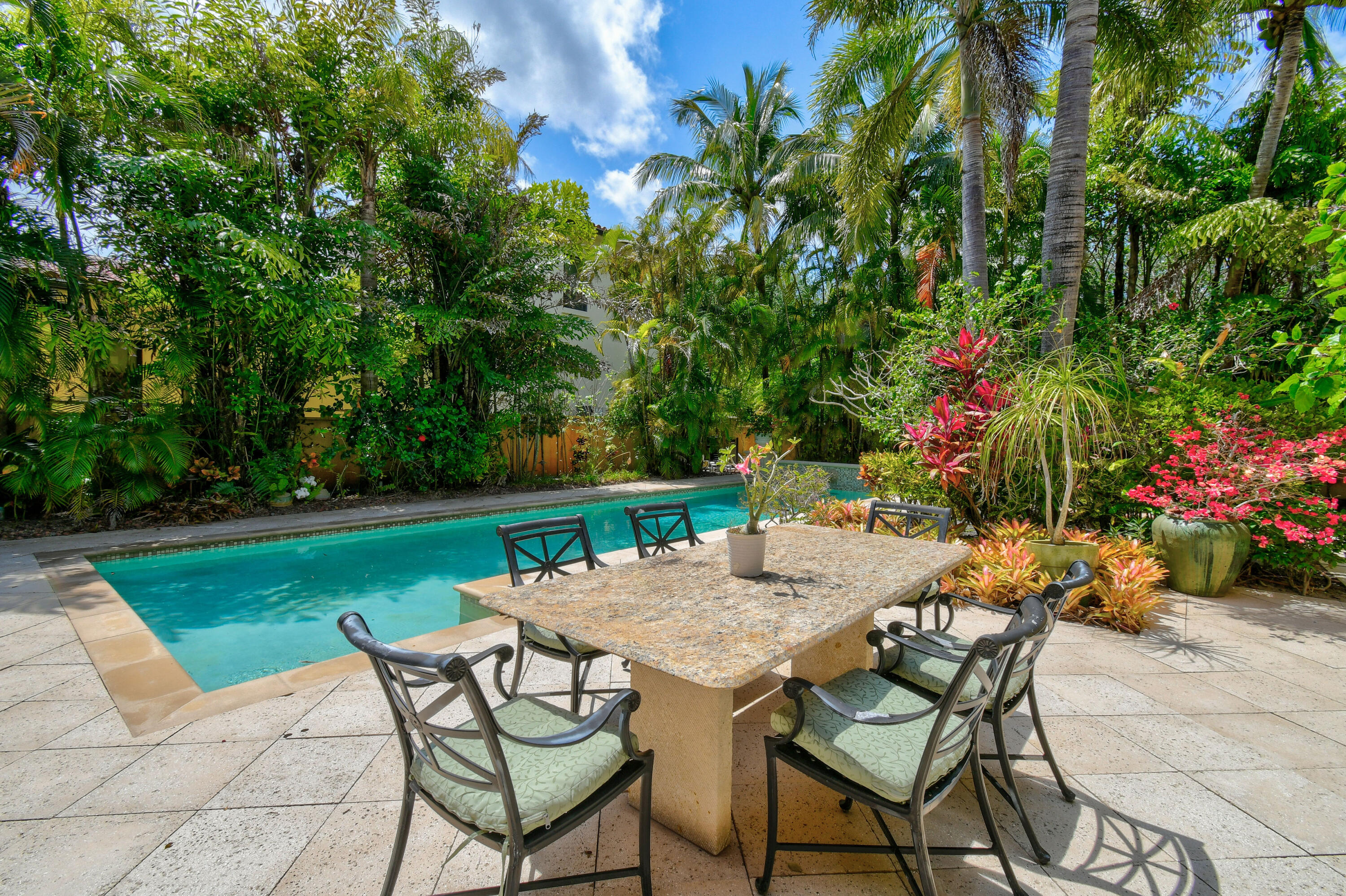 147 Segovia Way