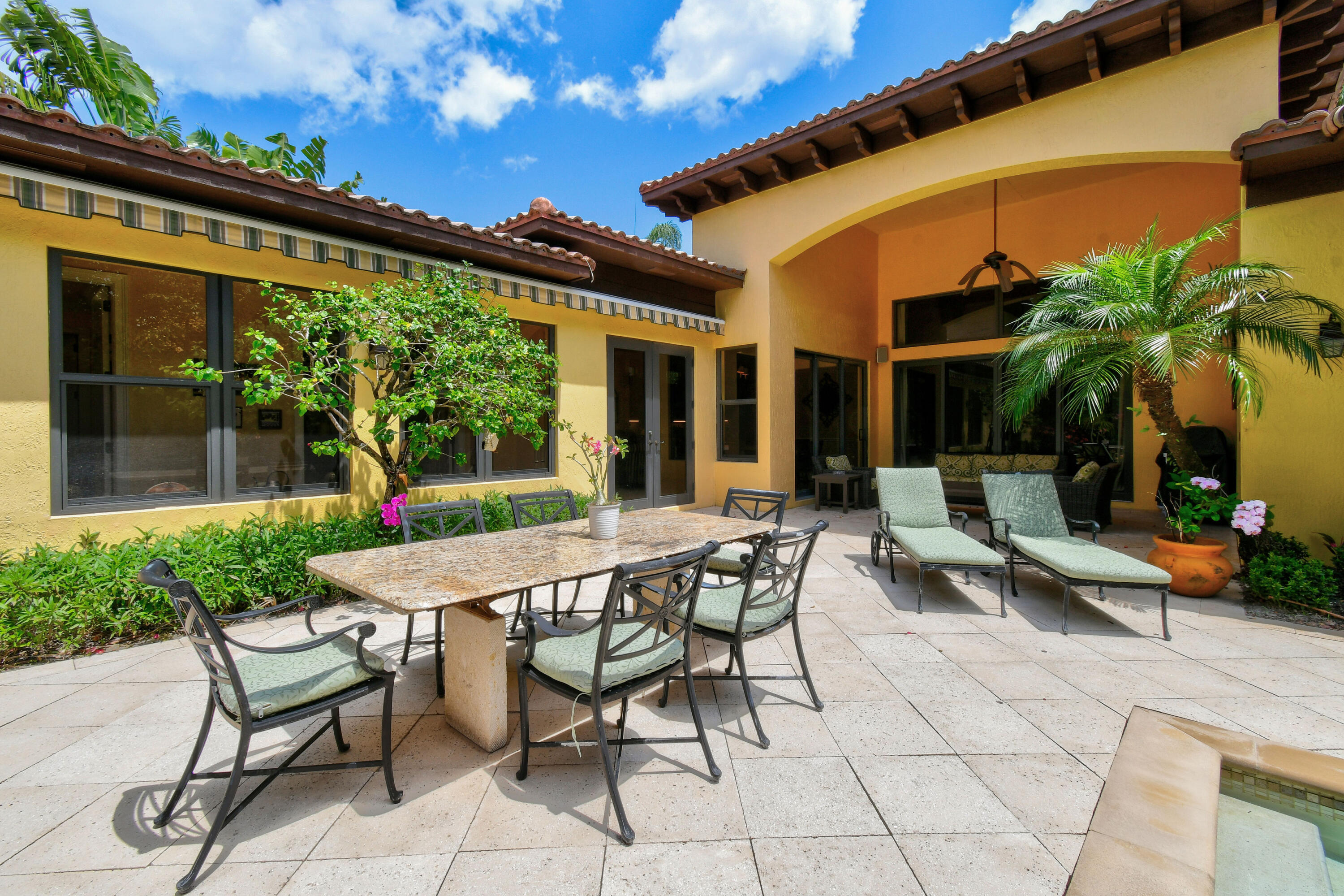 147 Segovia Way