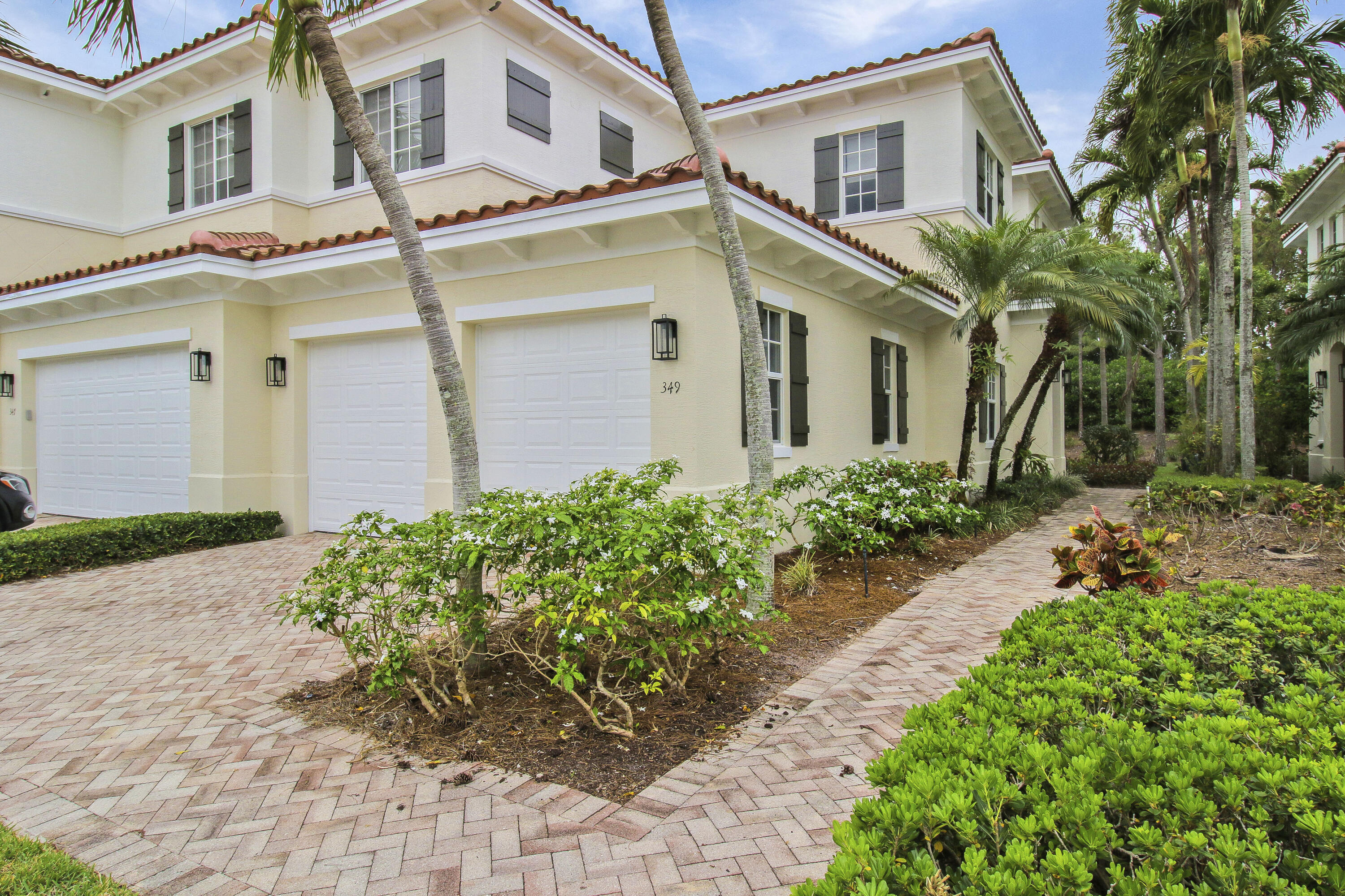 349 Chambord Terrace