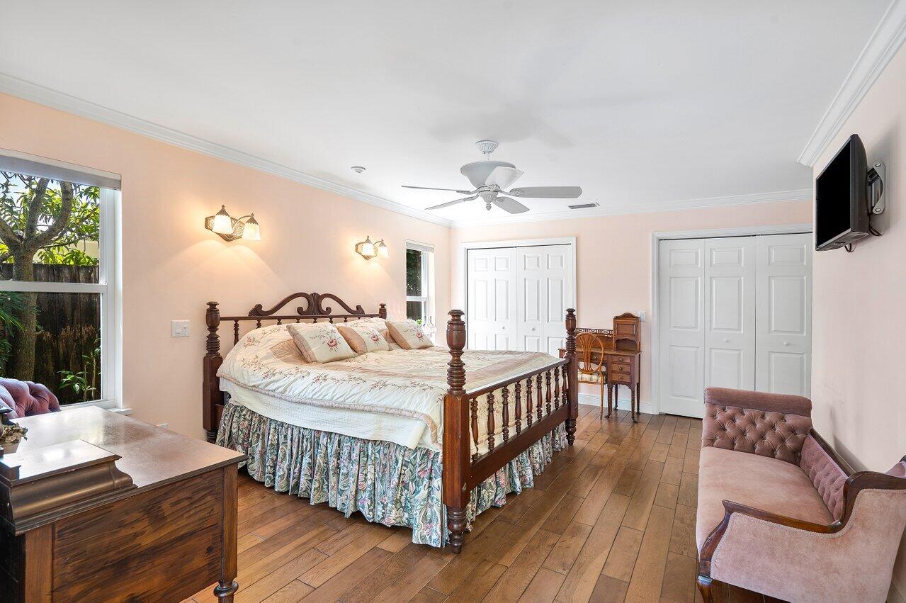 60 Yacht Club Place