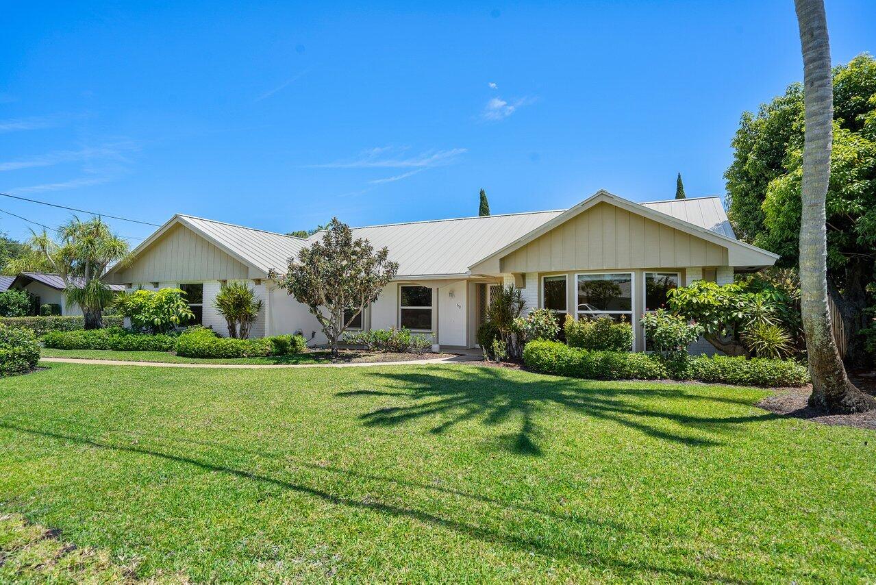 60 Yacht Club Place