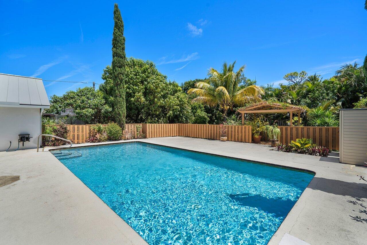 60 Yacht Club Place