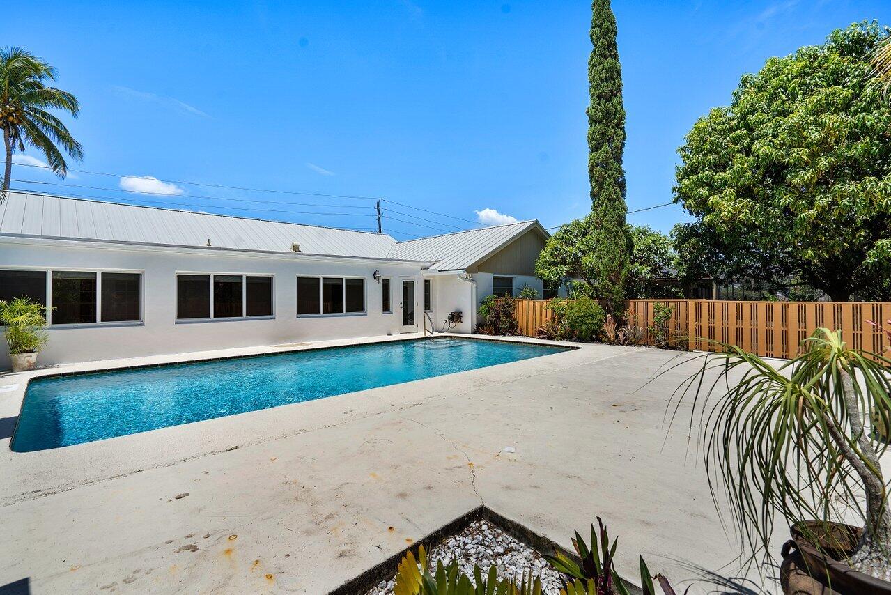 60 Yacht Club Place