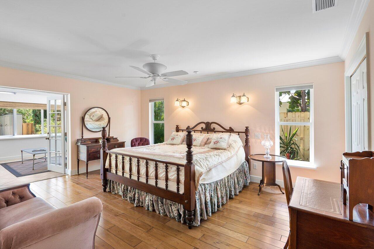 60 Yacht Club Place