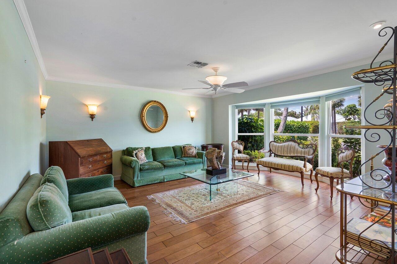60 Yacht Club Place