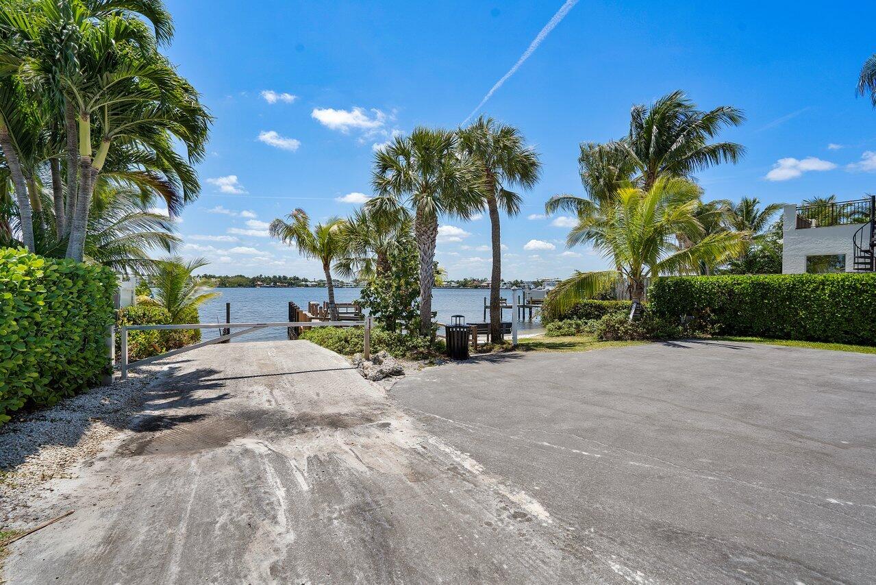 60 Yacht Club Place