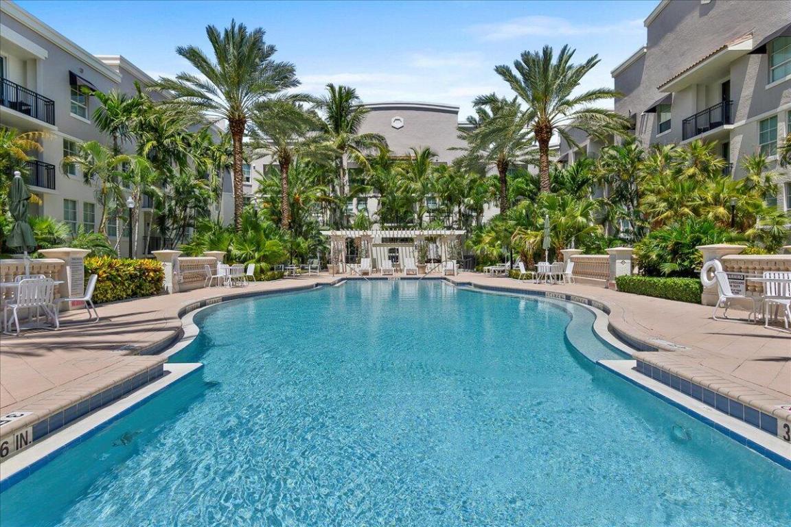 600 S Dixie Highway 656