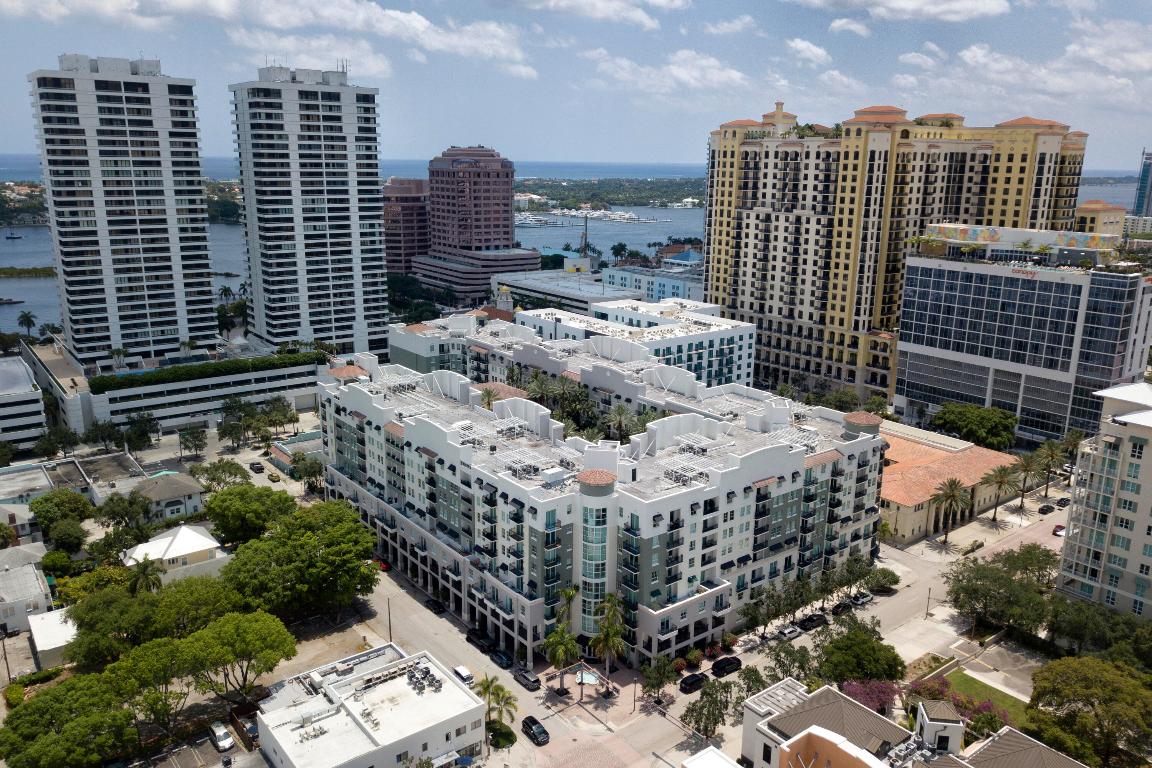 600 S Dixie Highway 656