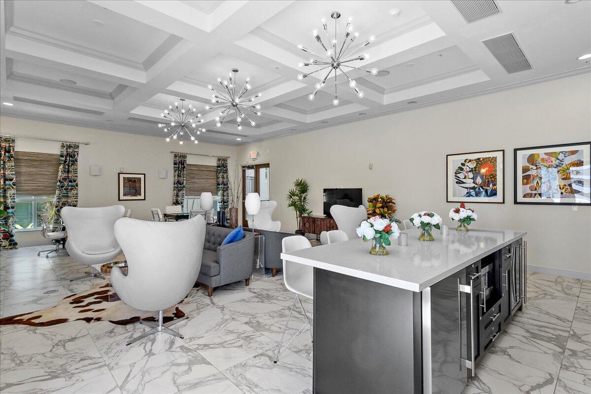 600 S Dixie Highway 656