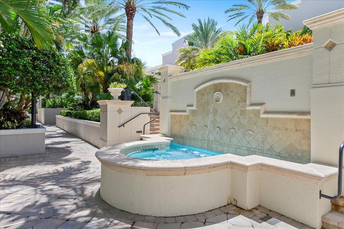 600 S Dixie Highway 656