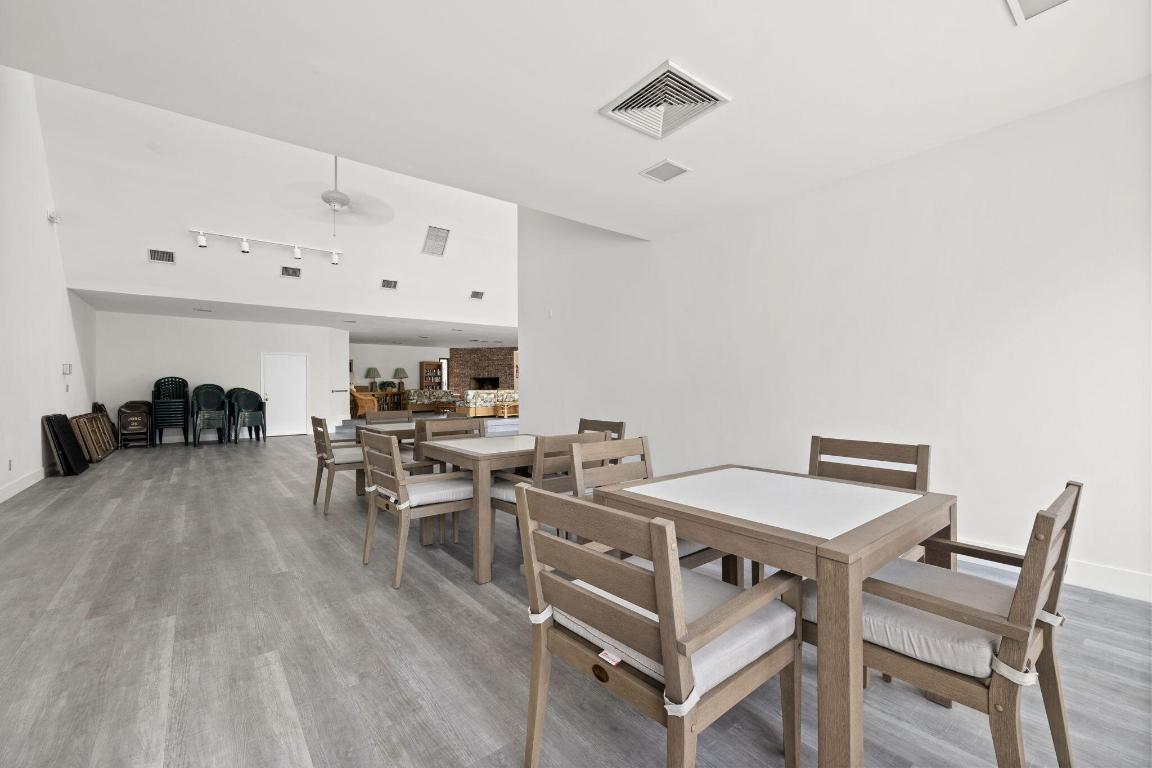 1605 S Us Highway 1 1a