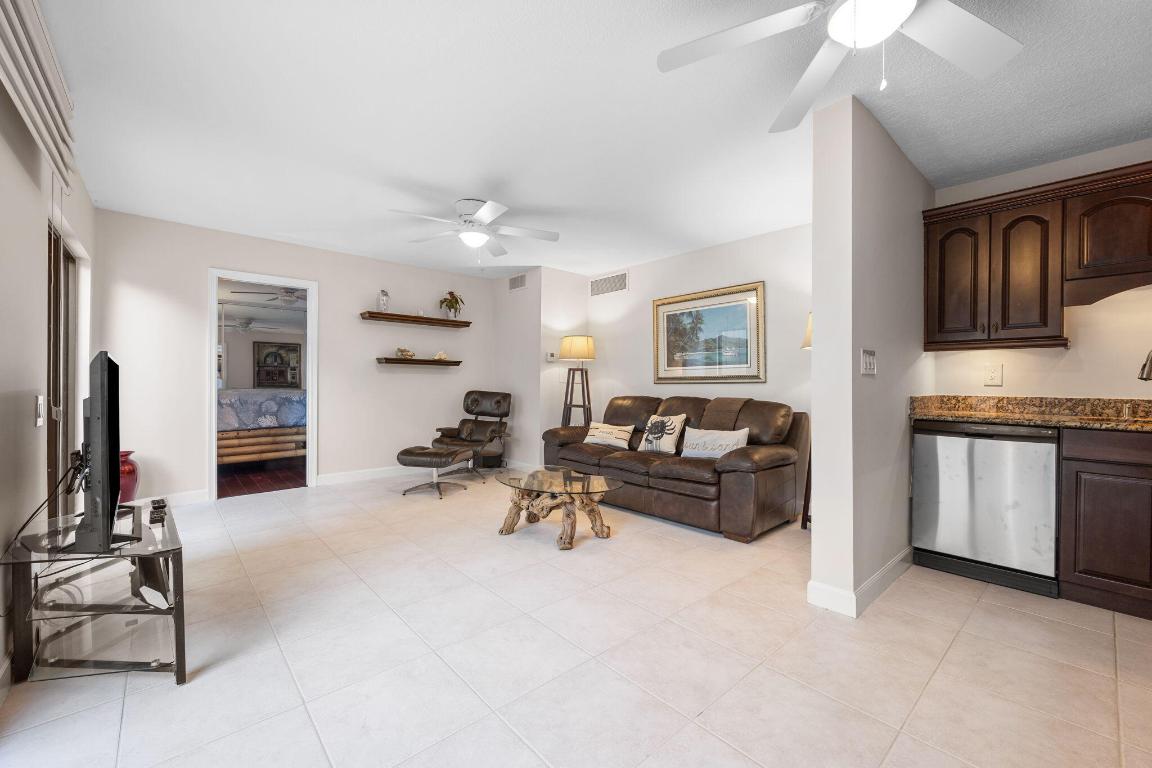 1605 S Us Highway 1 1a