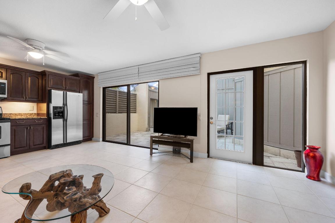 1605 S Us Highway 1 1a