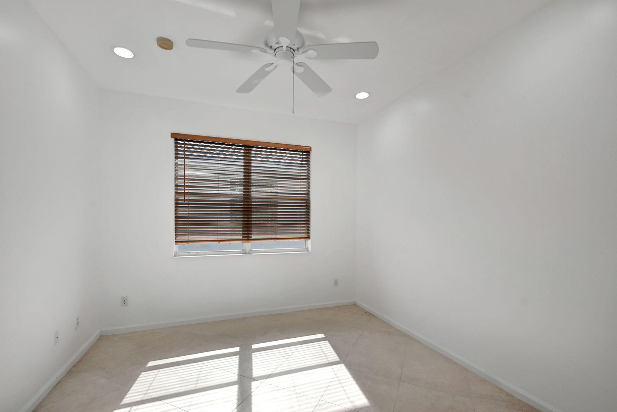 8218 Sandpiper Glen Drive
