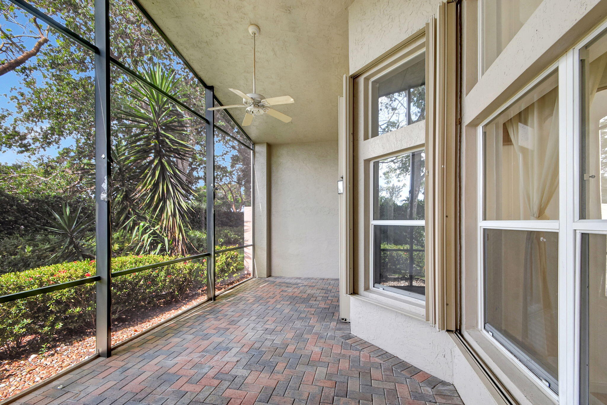 8218 Sandpiper Glen Drive