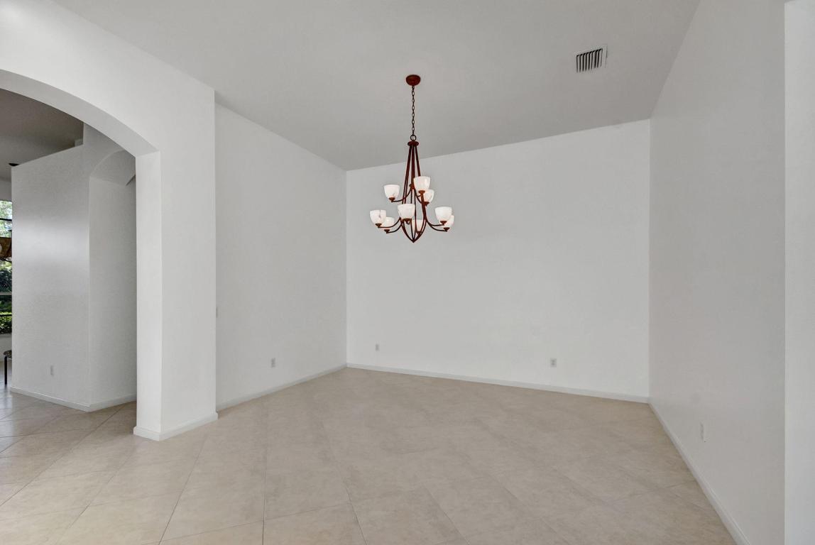 8218 Sandpiper Glen Drive