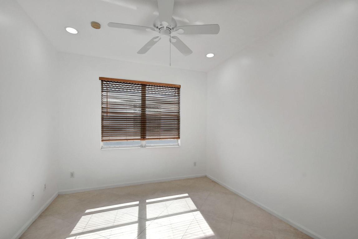 8218 Sandpiper Glen Drive