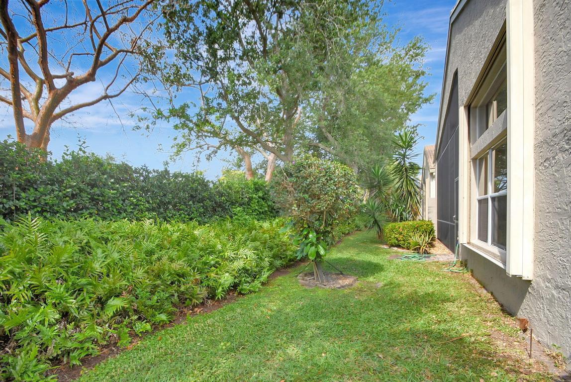 8218 Sandpiper Glen Drive