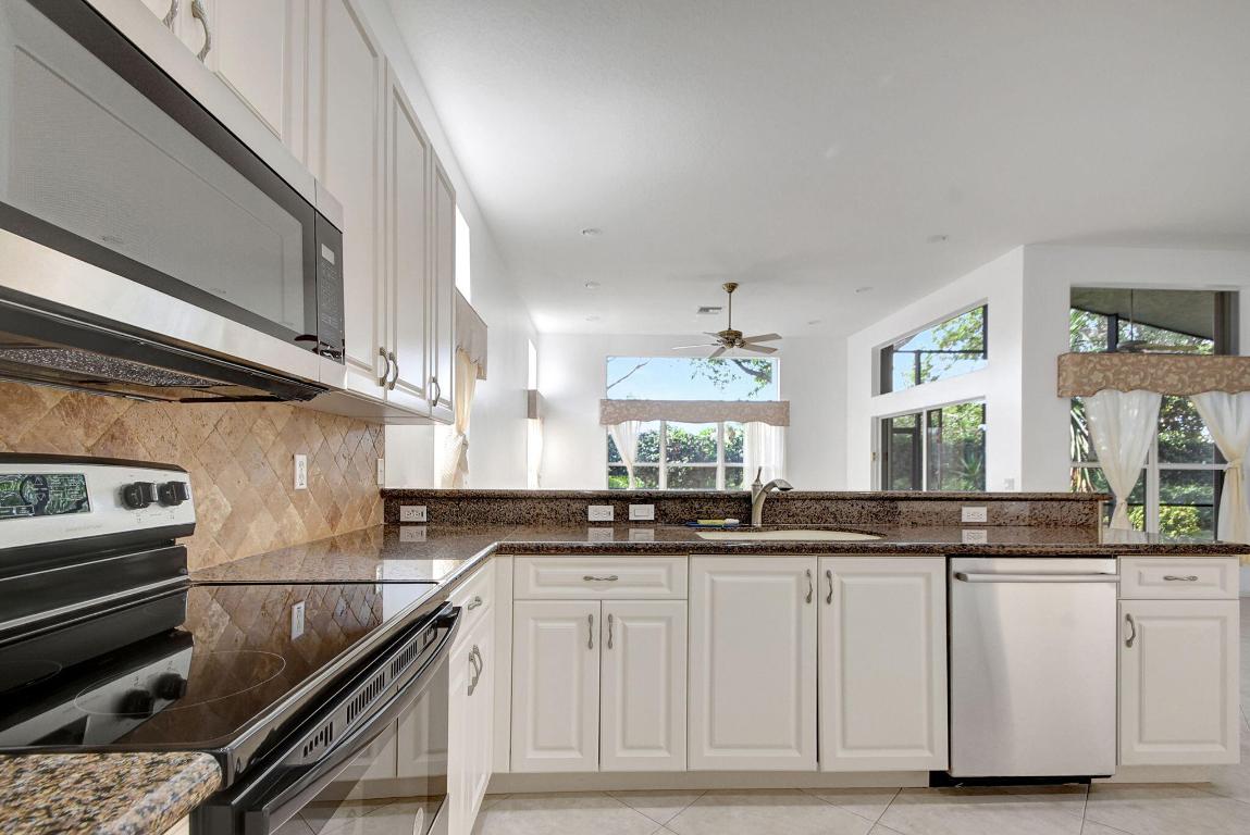 8218 Sandpiper Glen Drive