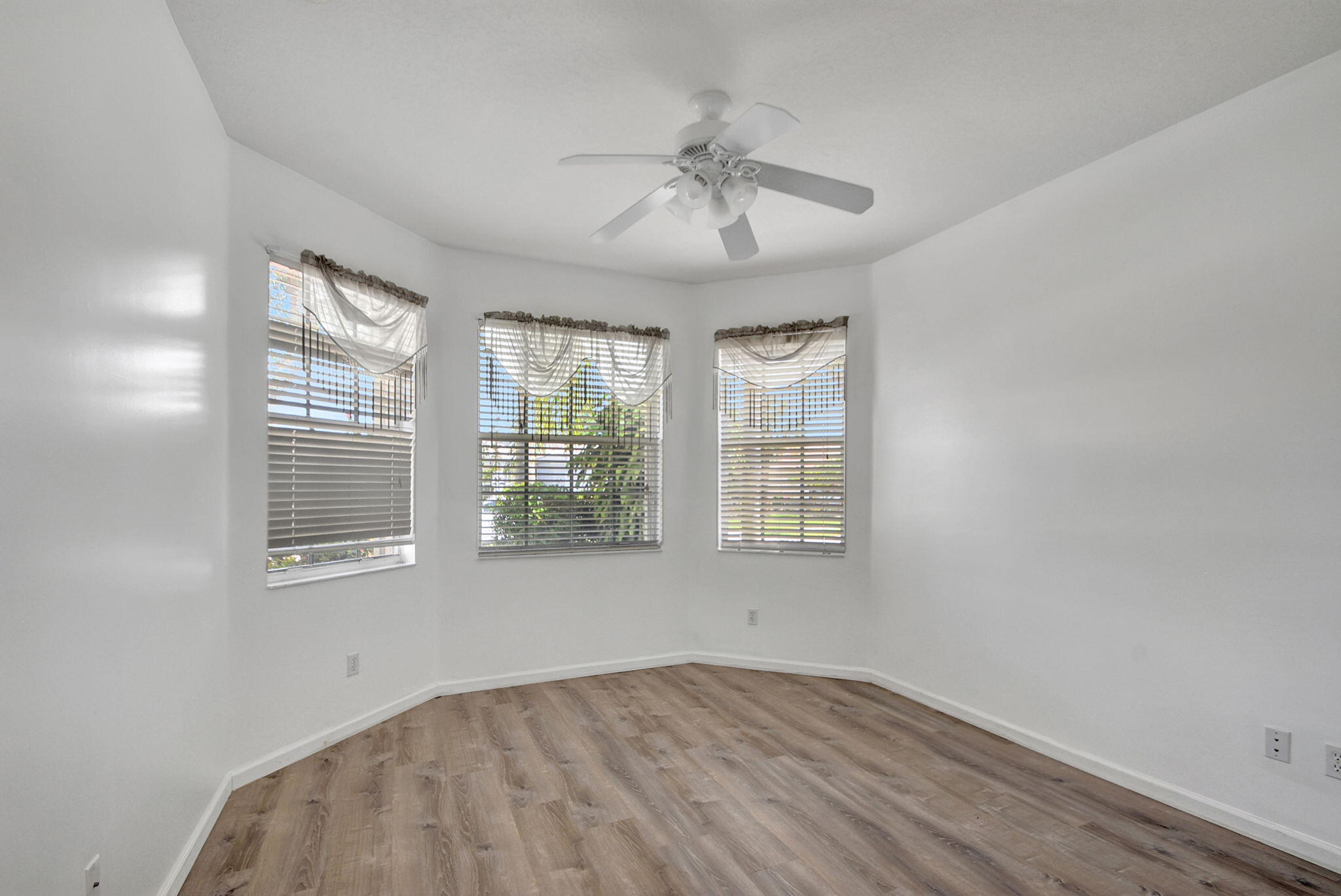 8218 Sandpiper Glen Drive