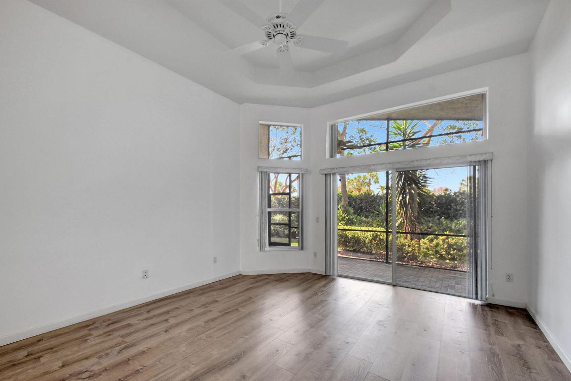 8218 Sandpiper Glen Drive