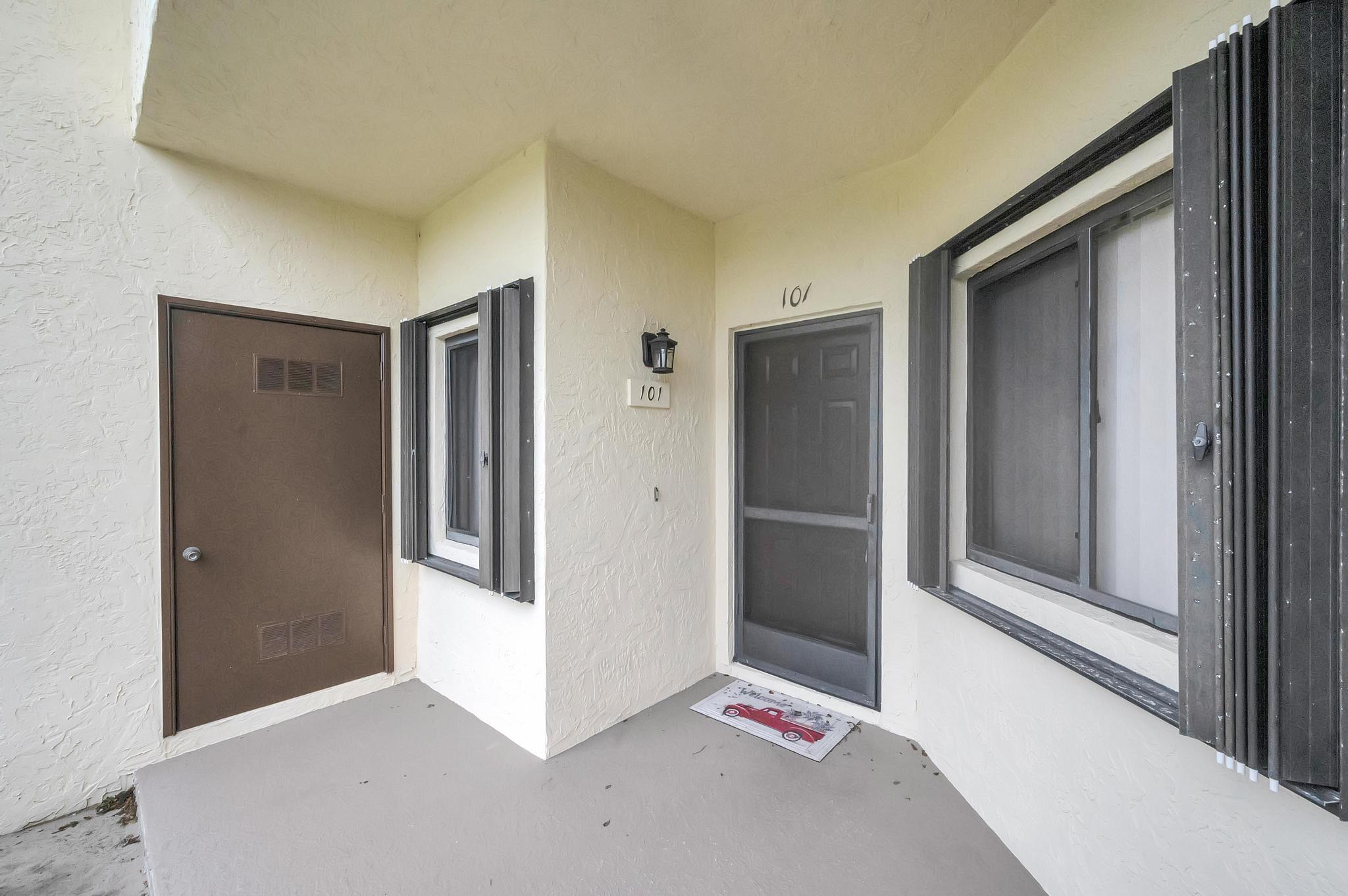 6303 SE Williamsburg Drive 101