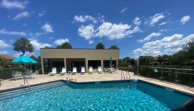 6303 SE Williamsburg Drive 101