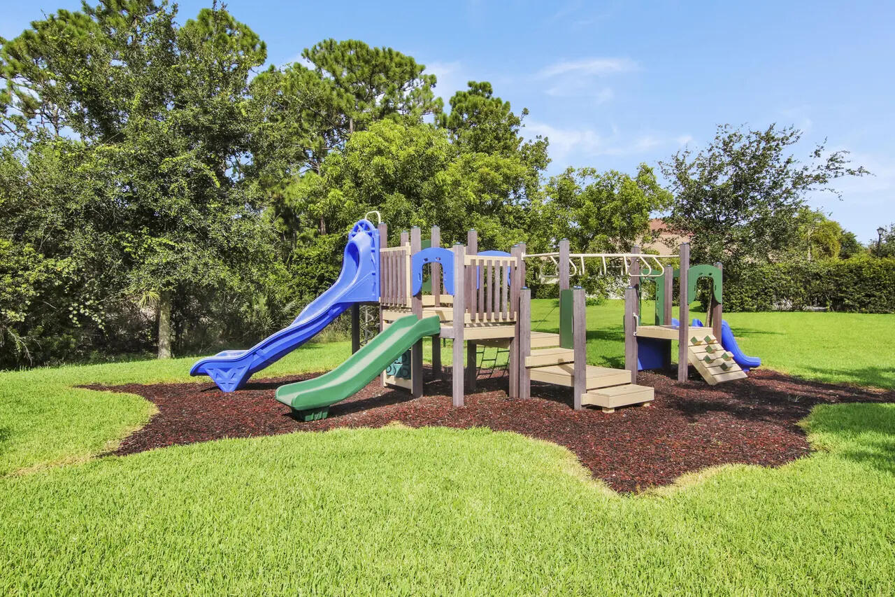 7894 SE Heritage Boulevard