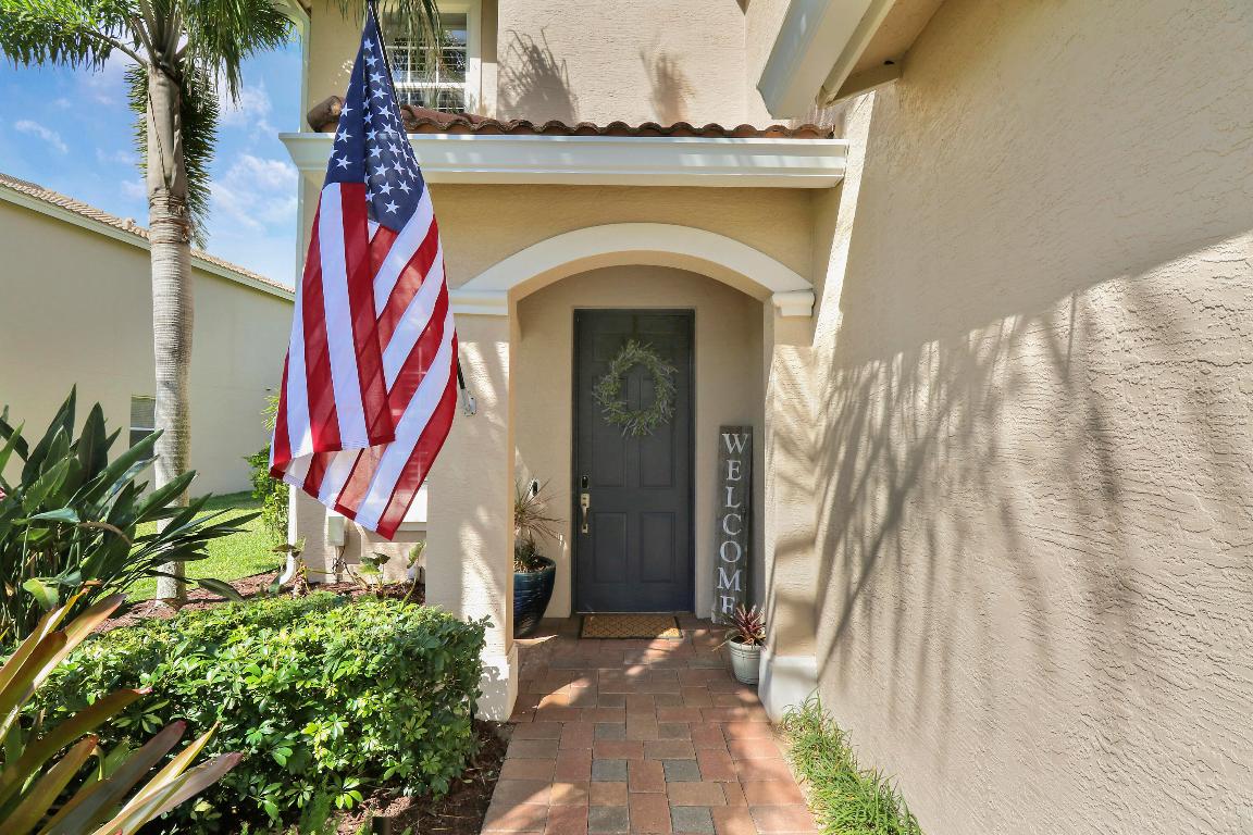 7894 SE Heritage Boulevard