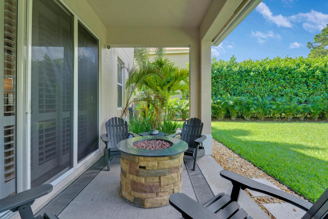 7894 SE Heritage Boulevard