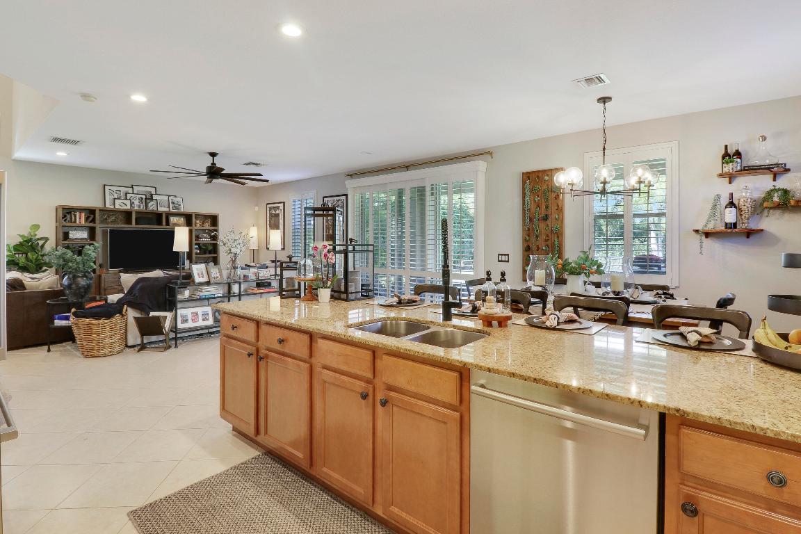 7894 SE Heritage Boulevard